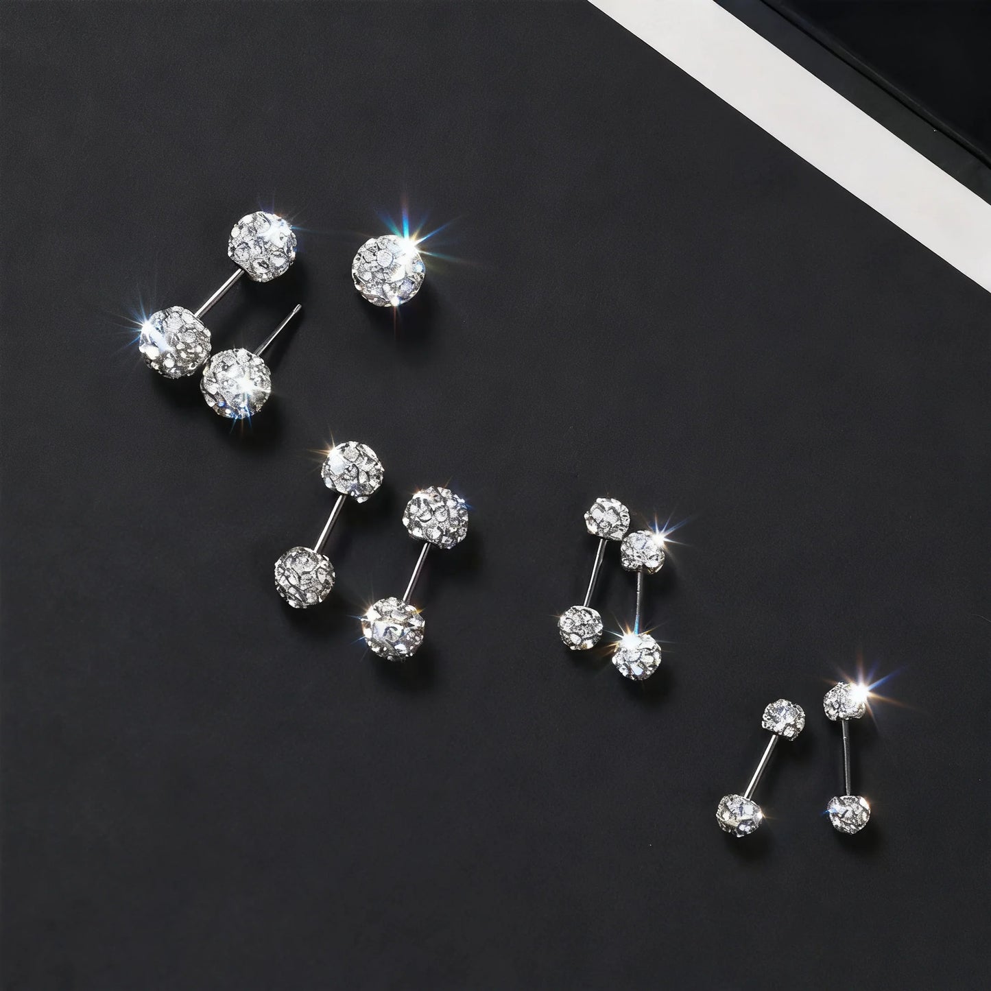 🌟 Sparkling Diamond Ball Stud Earrings 🌟
