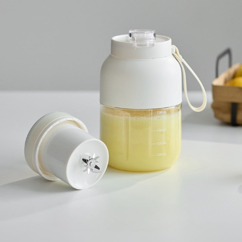Portable Juicer Cup