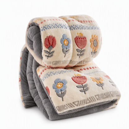 🛌 55% ALENNUS – VAIN RAJOITETUN AJAN! ✨ Kaksipuolinen sherpa-fleece-peitto – toisella puolella lumihiutalevelvet, toisella tiheä lampaanvilla. Lämmönlukitus, erittäin pehmeä tuntuma ja kestävä digitaalinen painatus. Täydellinen talven kylmiin iltoihi